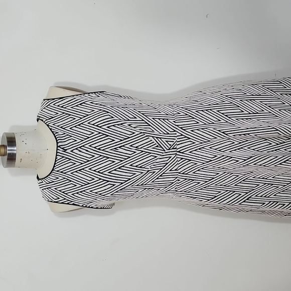 Banana Republic Chevron A-Line Midi Dress Black Ivory Size 6 - Picture 2 of 8